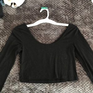 Black Long-Sleeved Crop Top